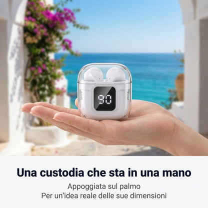 Una custodia che sta in una mano, appoggiata sul palmo per dare un'idea reale delle dimensioni