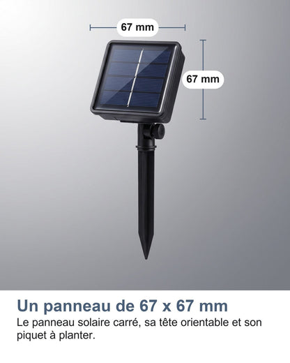 Un pannello di 67 x 67 mm: il pannello solare quadrato, la testa orientabile e il picchetto da piantare