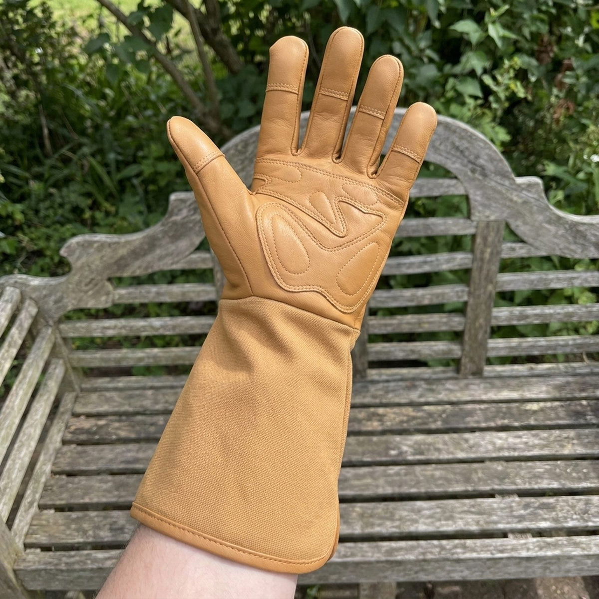 Poliestere e materiale effetto pelle, 150 g al paio