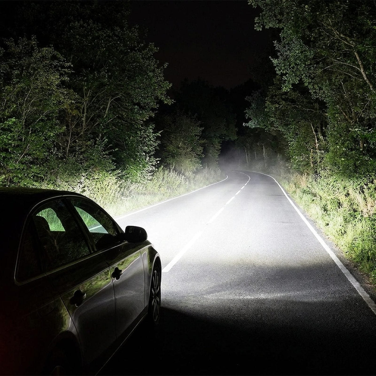 Confronto tra la luce bianca del LED e il giallo di una lampadina alogena