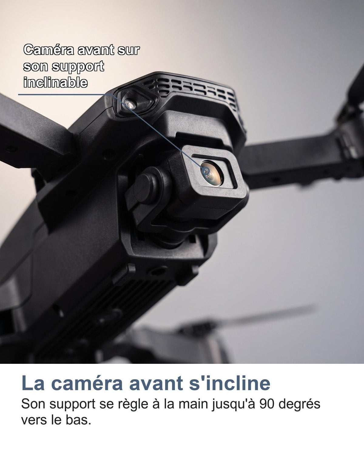 Primo piano sulla telecamera anteriore del mini drone