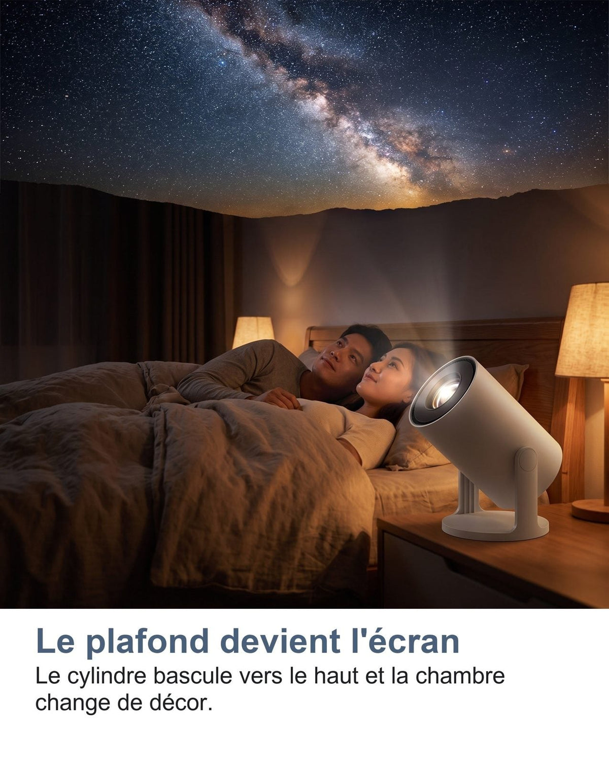Il mini proiettore proietta un'immagine sul soffitto di una camera