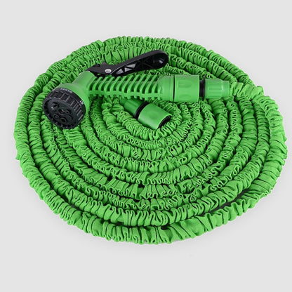 Tubo estensibile da giardino in uso